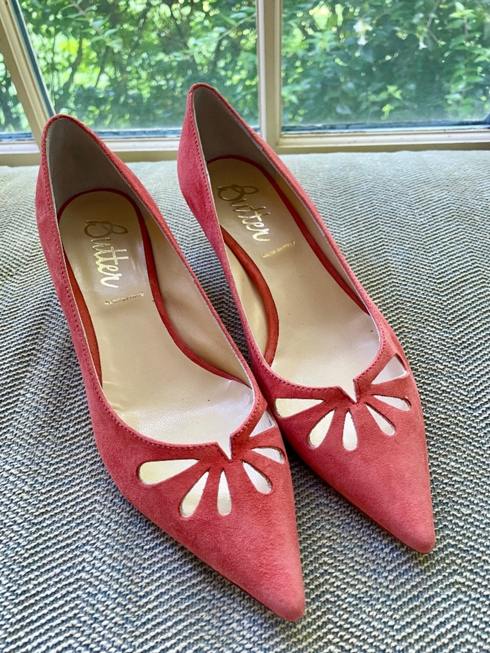 $365 Butter Suede Kitten Heels Clementine Size 7.5